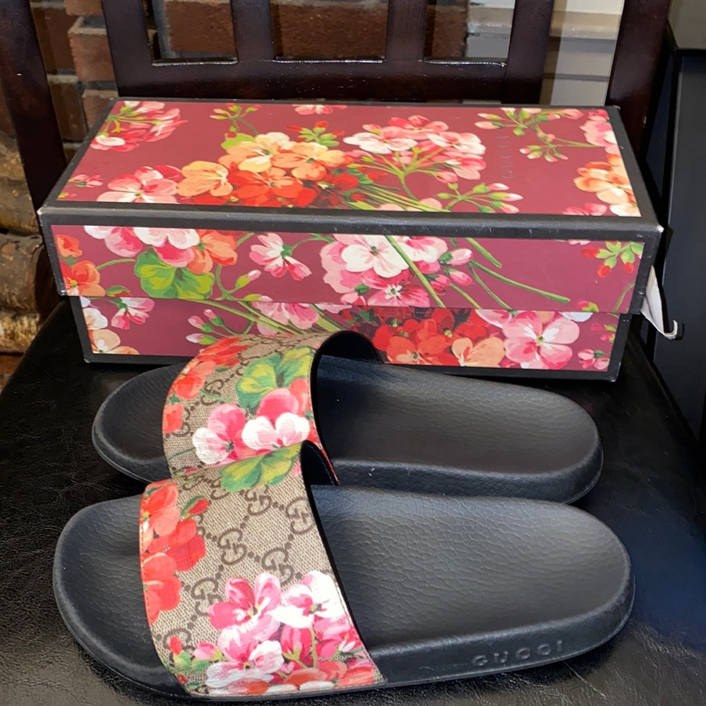 Gucci bloom slides